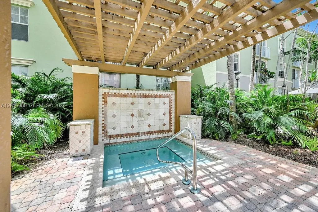 1900 Van Buren Street #113B
