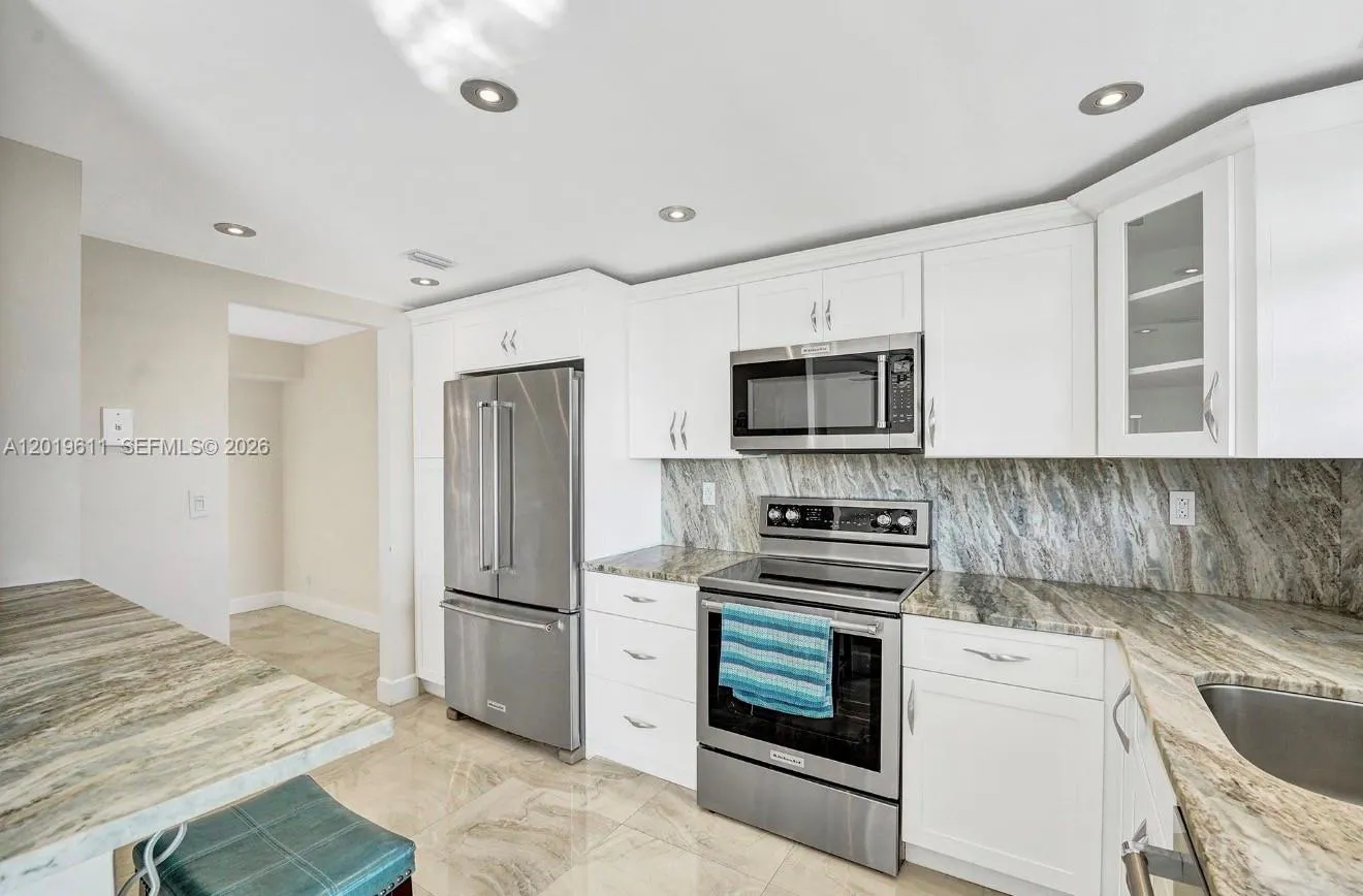 137 Golden Isles Drive #1006