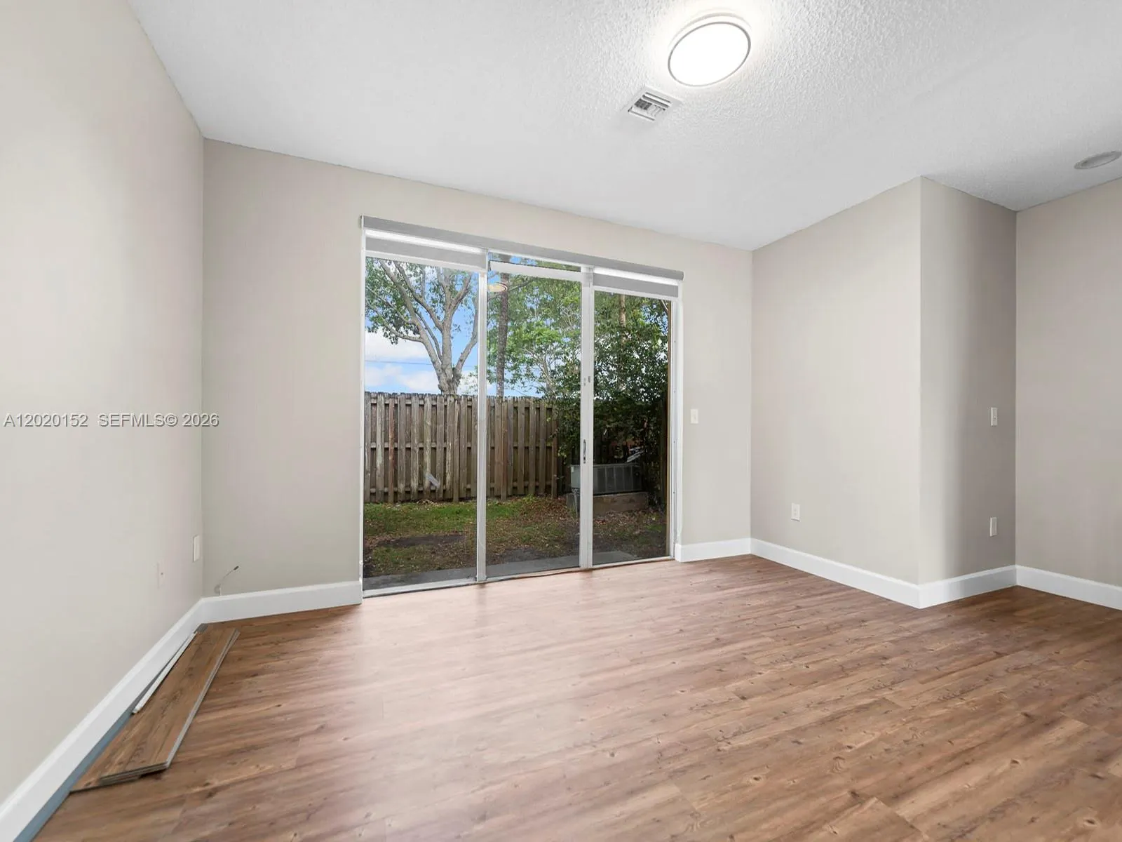 1049 NE 42nd Place