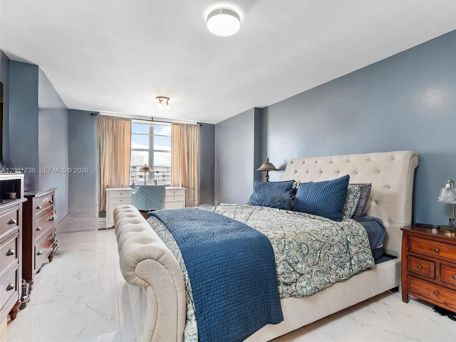 2851 NE 183rd Street #2112E