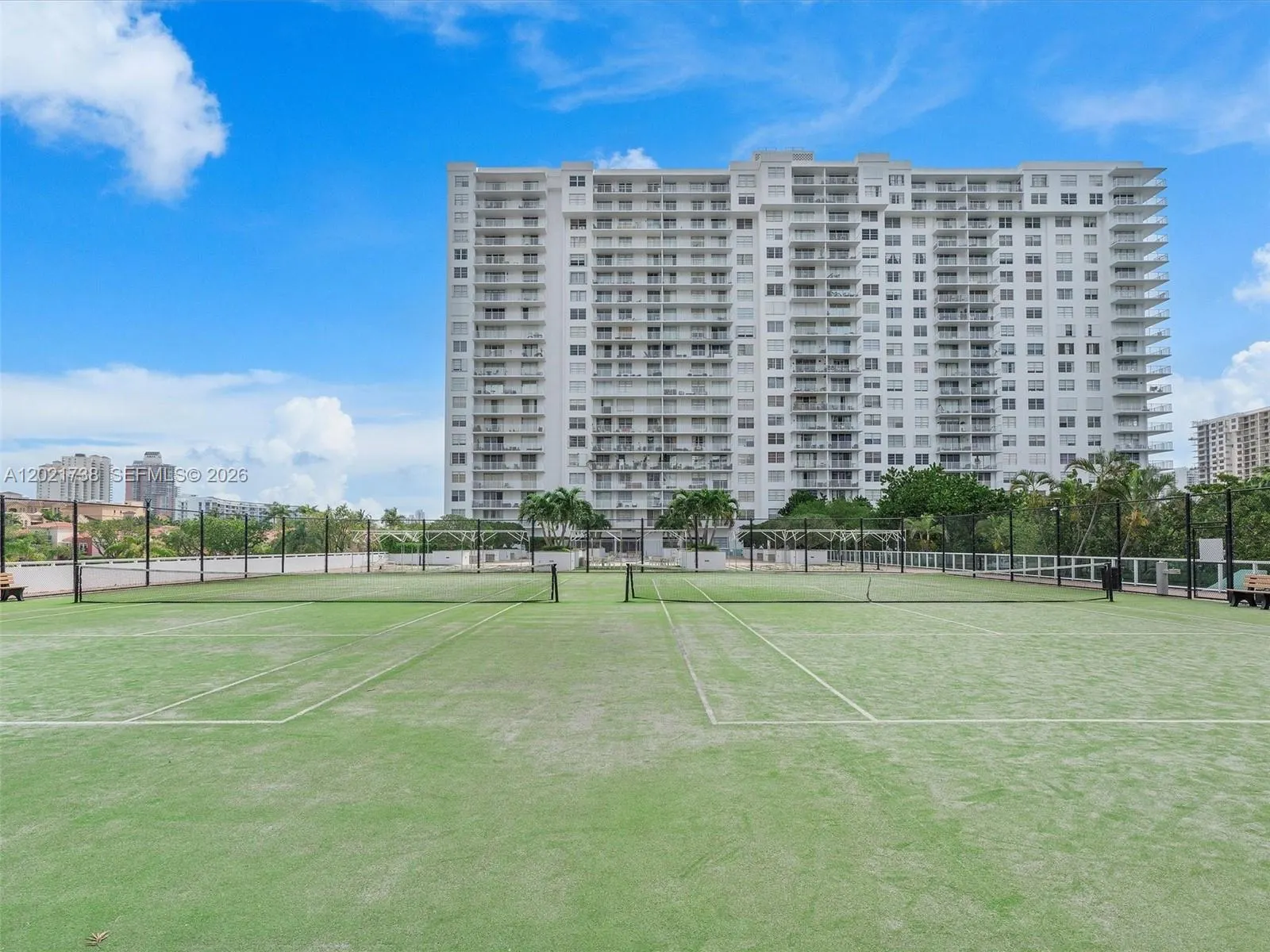 2851 NE 183rd Street #2112E