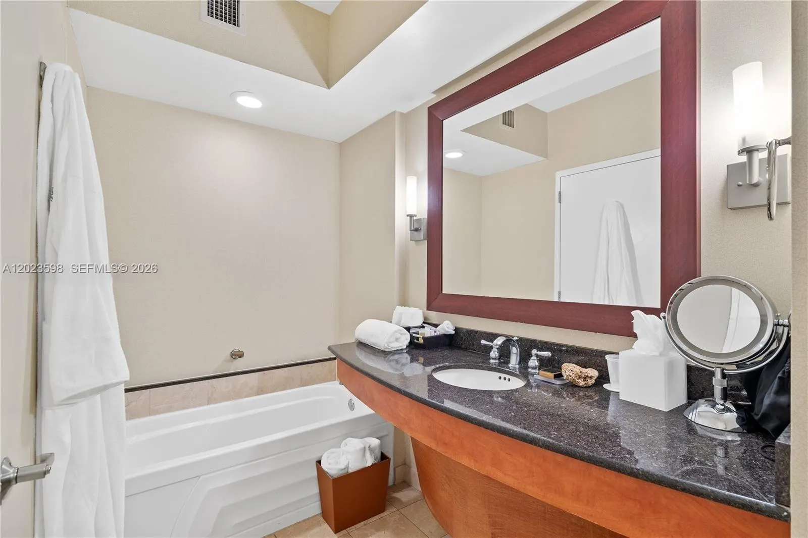 18001 Collins Avenue #2010