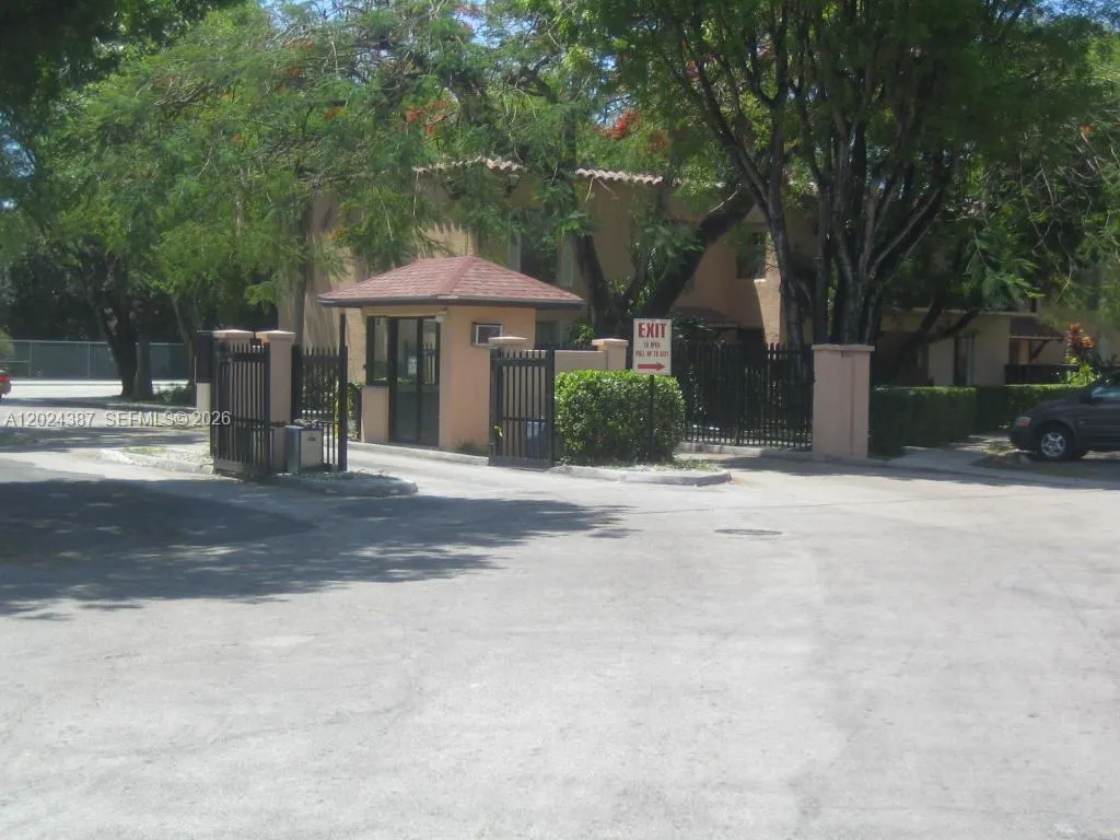 10806 N Kendall Drive #P-26