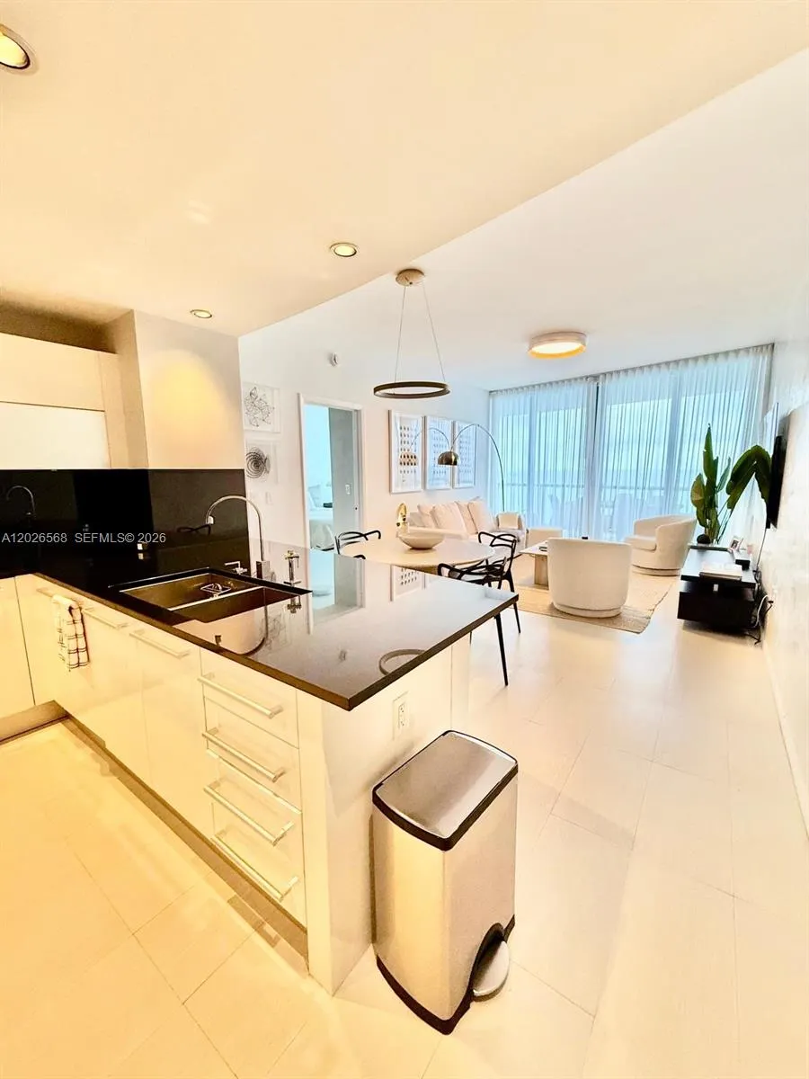 17121 Collins Avenue #1207