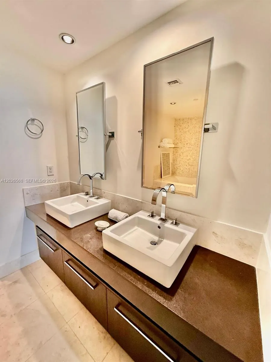 17121 Collins Avenue #1207