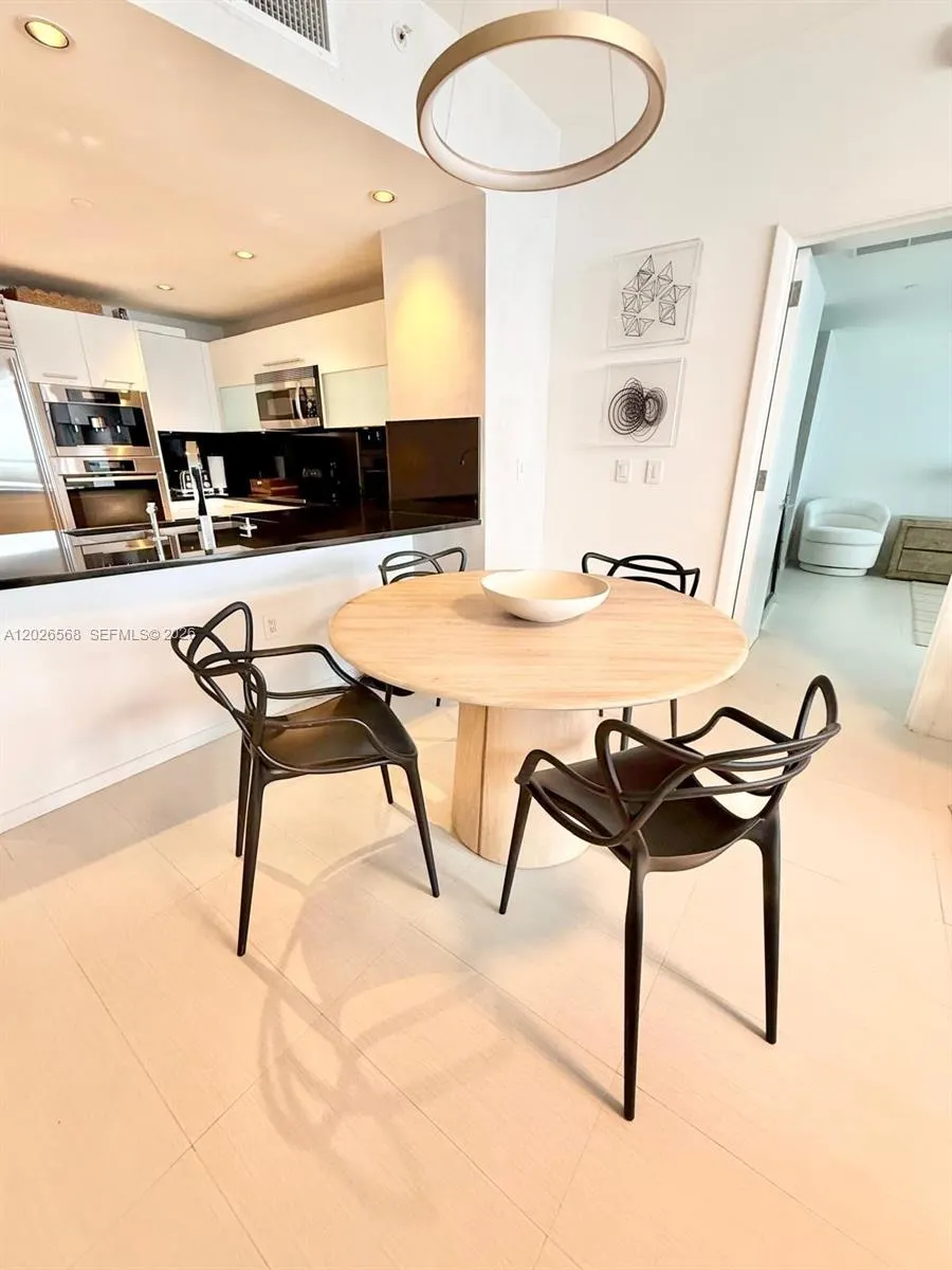 17121 Collins Avenue #1207