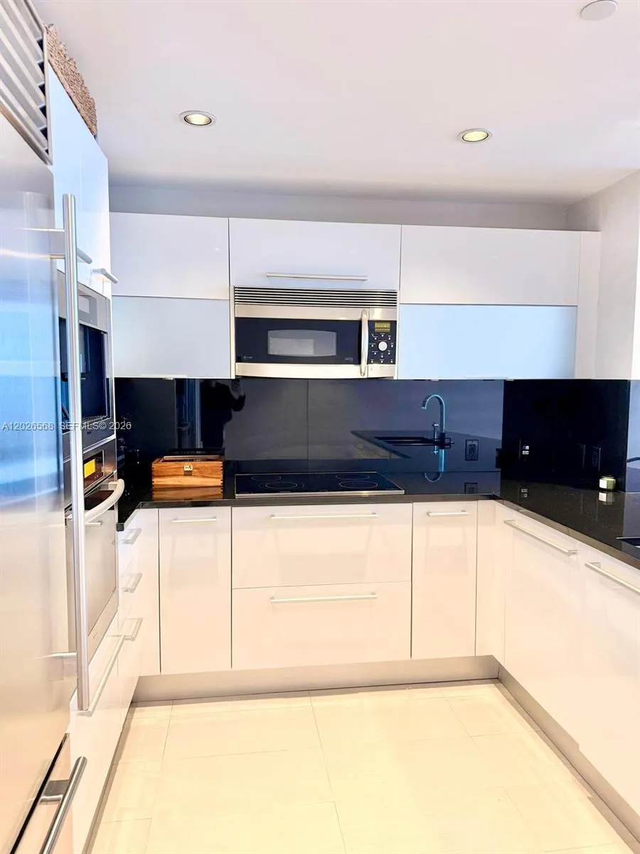 17121 Collins Avenue #1207