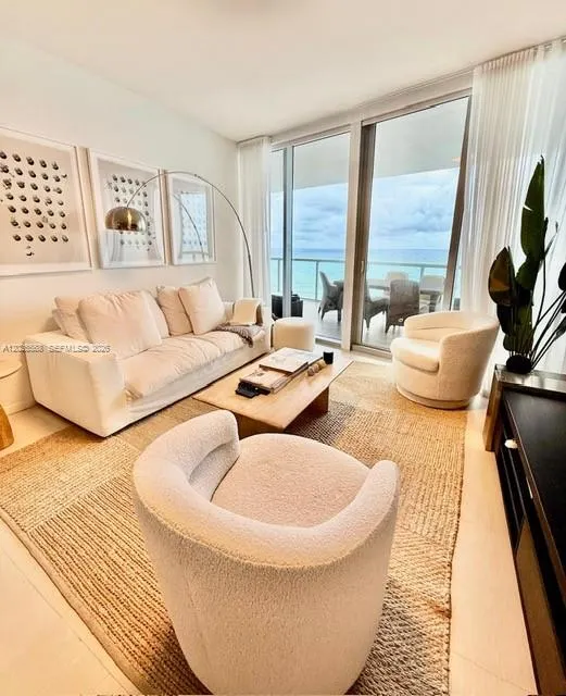 17121 Collins Avenue #1207