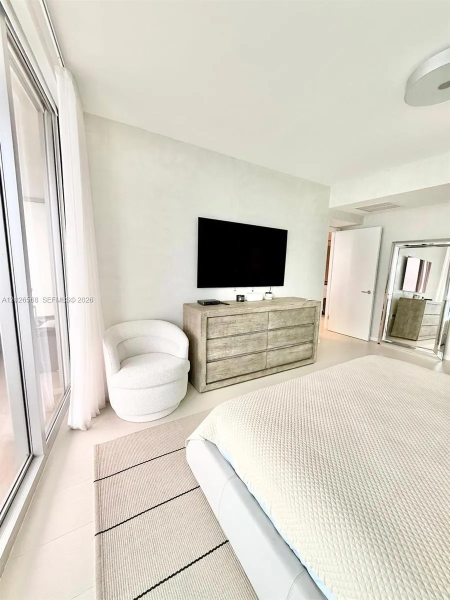 17121 Collins Avenue #1207