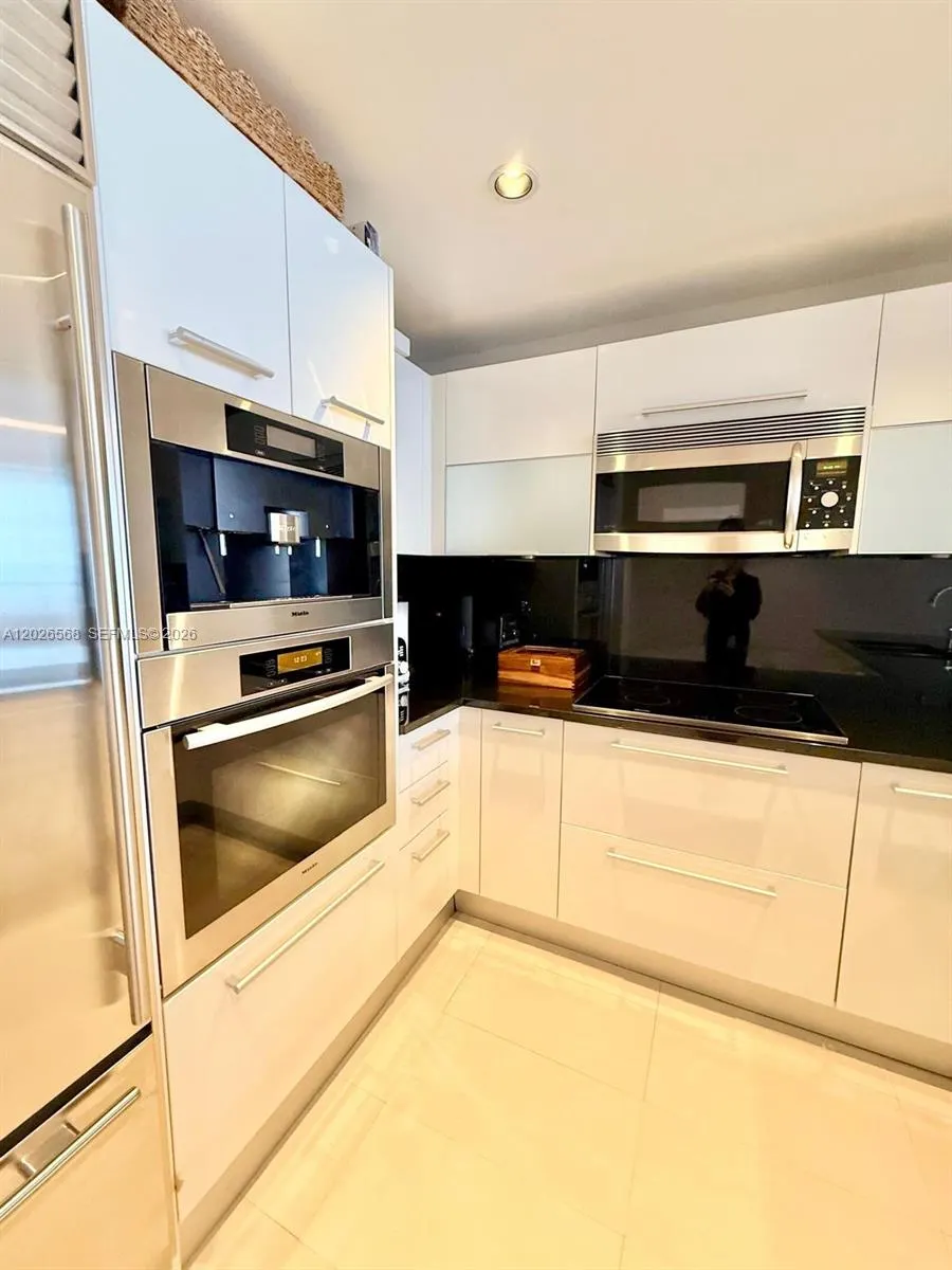 17121 Collins Avenue #1207