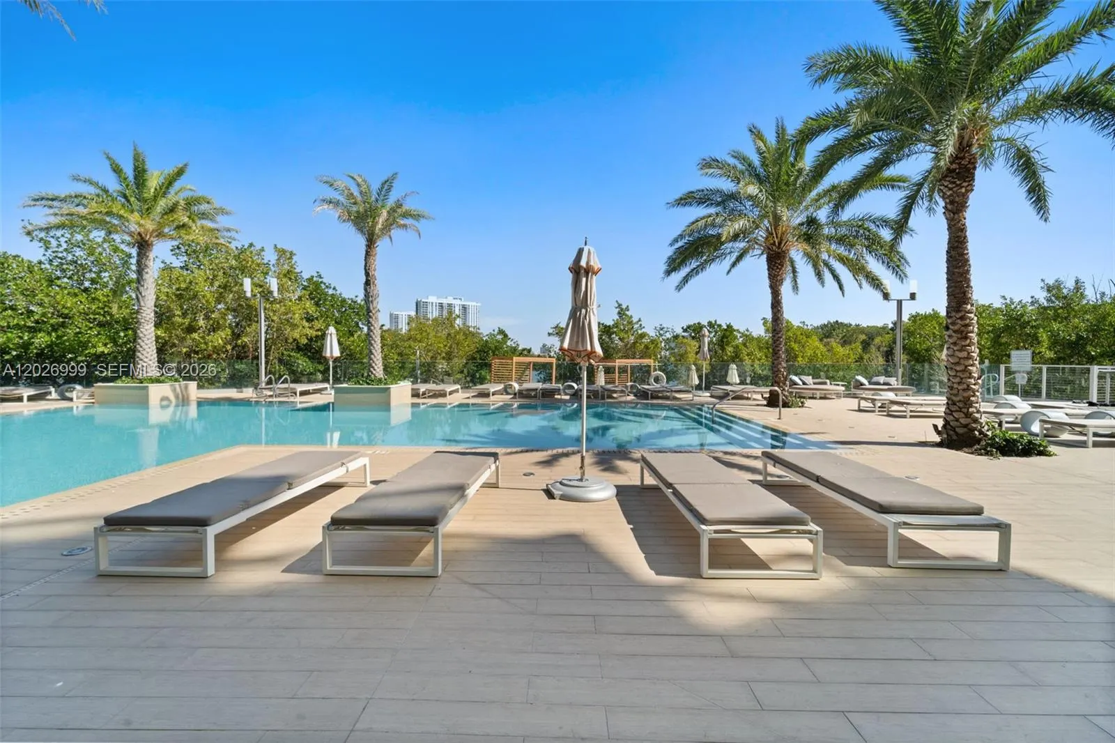 16385 Biscayne Boulevard #1019