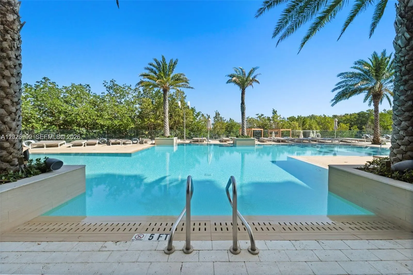 16385 Biscayne Boulevard #1019