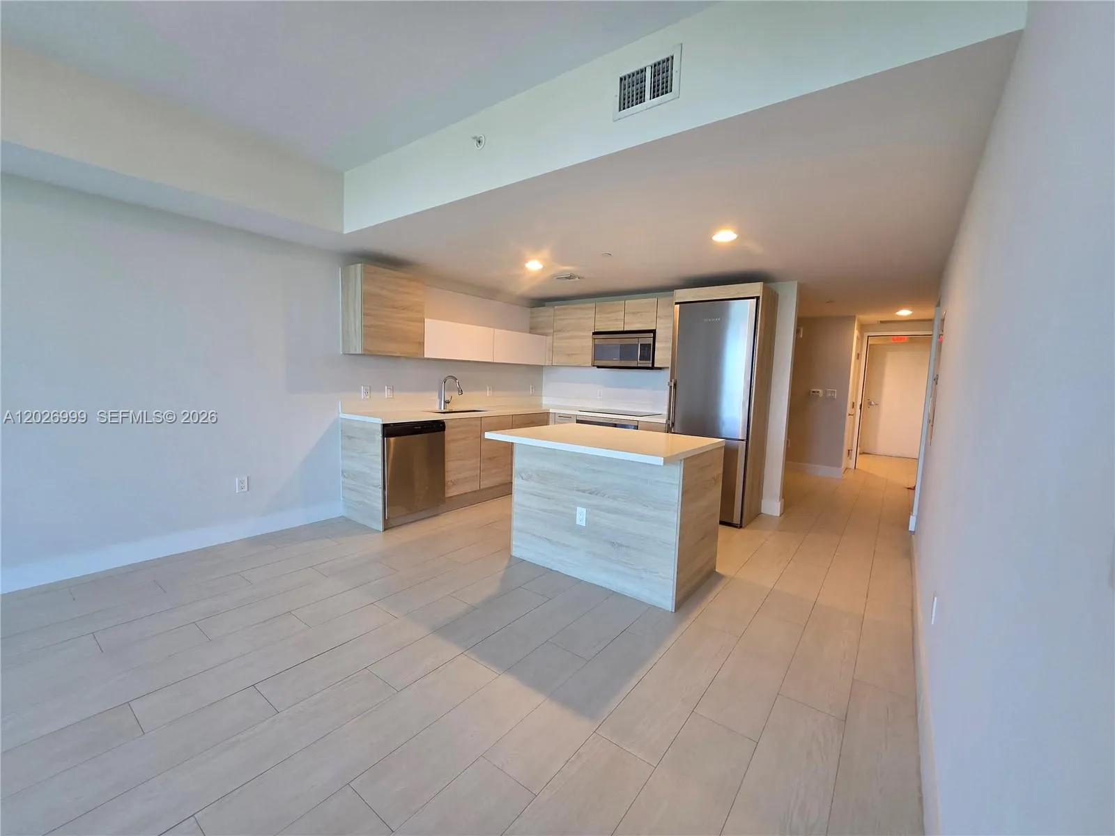 16385 Biscayne Boulevard #1019