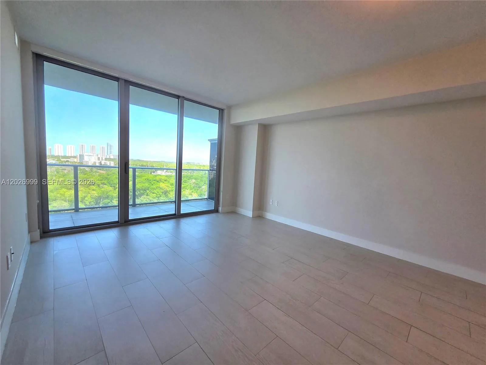 16385 Biscayne Boulevard #1019