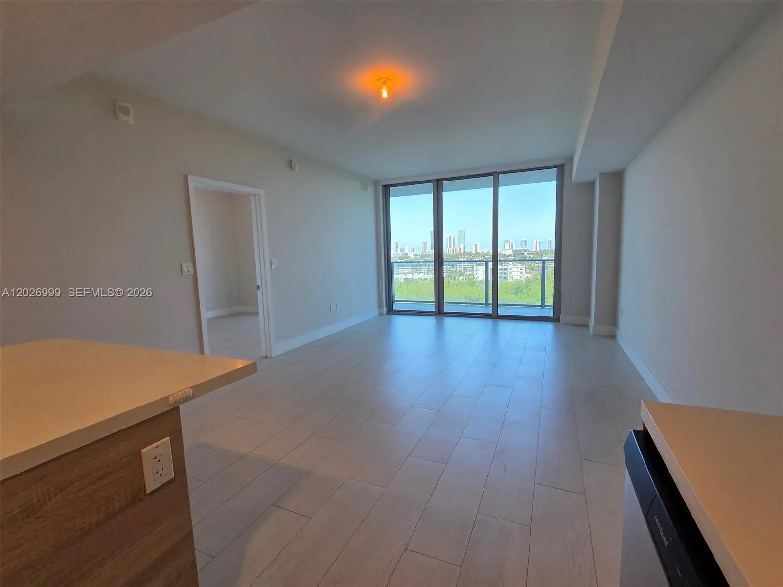 16385 Biscayne Boulevard #1019
