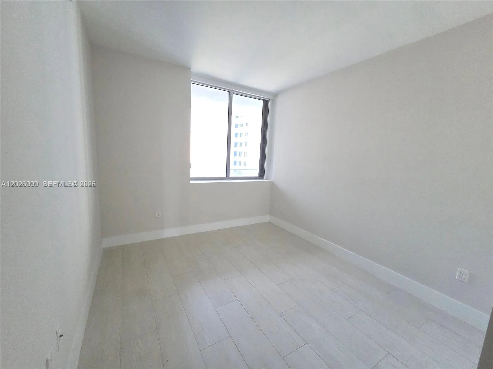 16385 Biscayne Boulevard #1019