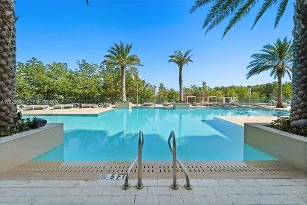 16385 Biscayne Boulevard #1019