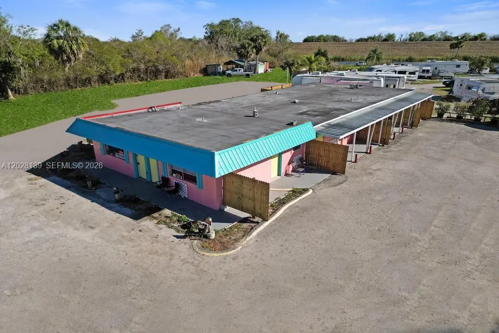 1421 NE Us Highway 441 #10