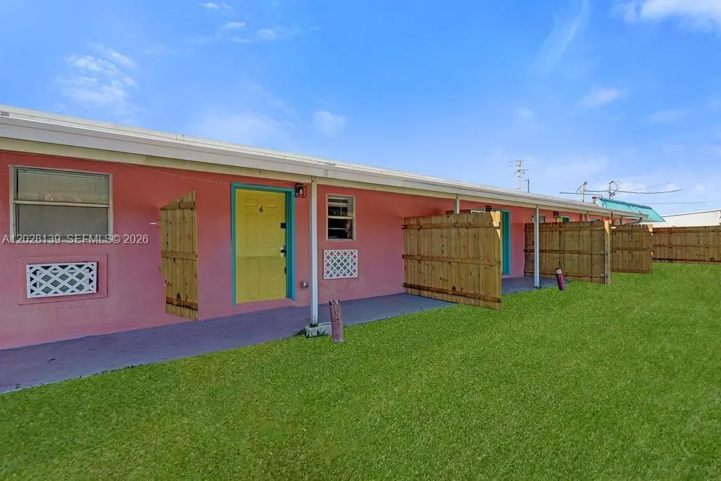 1421 NE Us Highway 441 #10
