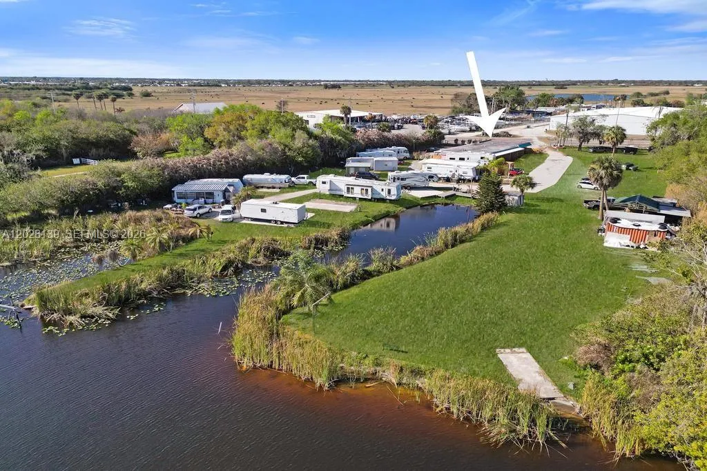1421 NE Us Highway 441 #10