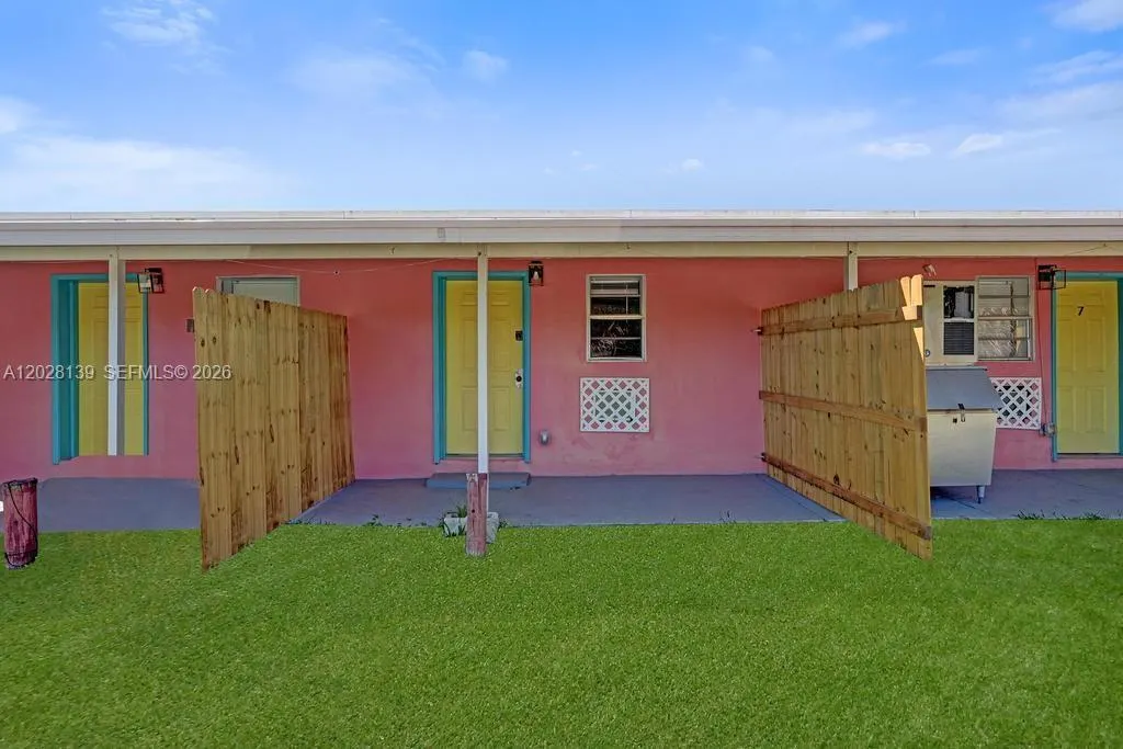 1421 NE Us Highway 441 #10