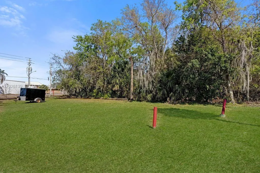1421 NE Us Highway 441 #10