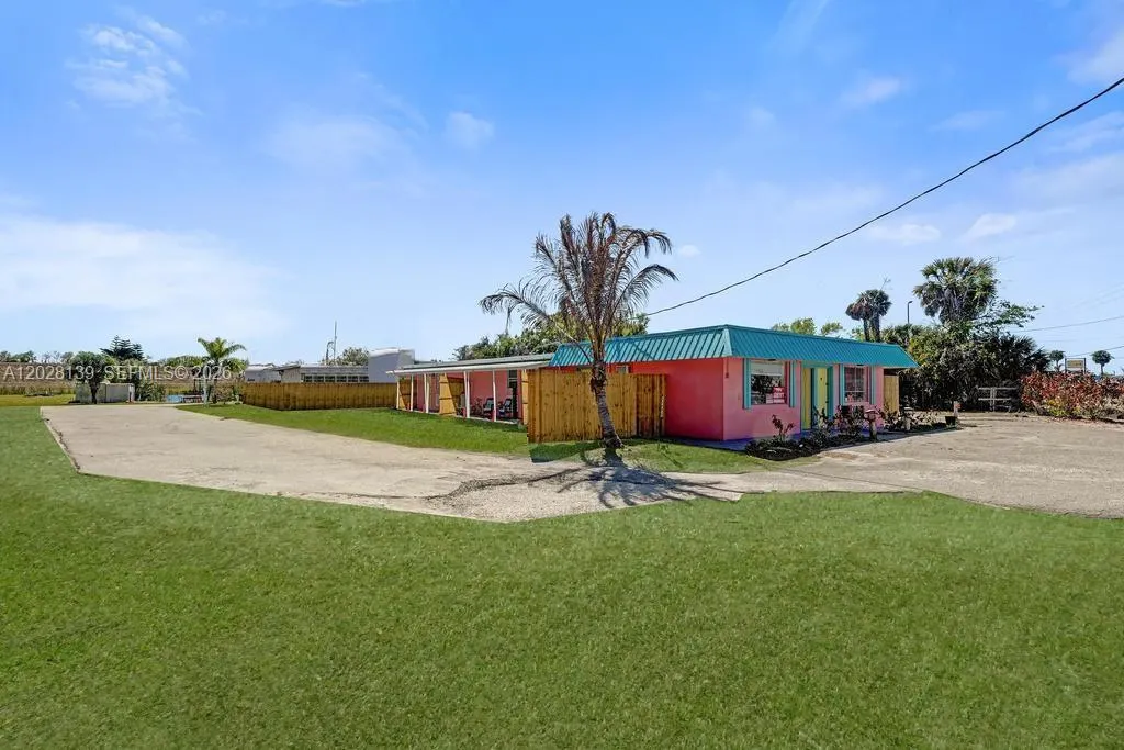1421 NE Us Highway 441 #10