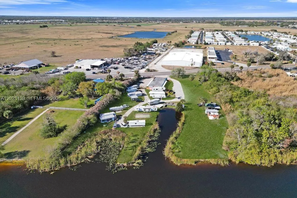 1421 NE Us Highway 441 #10