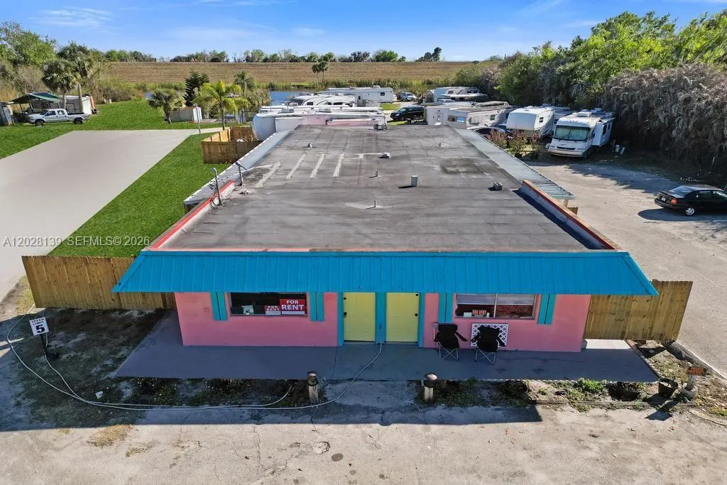 1421 NE Us Highway 441 #10