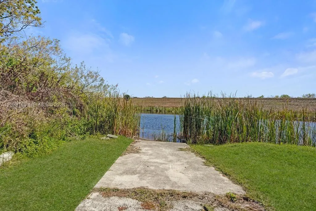 1421 NE Us Highway 441 #10