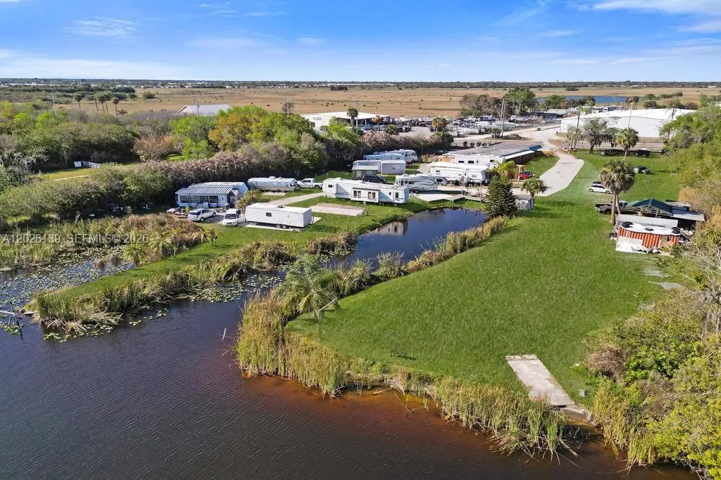 1421 NE Us Highway 441 #10