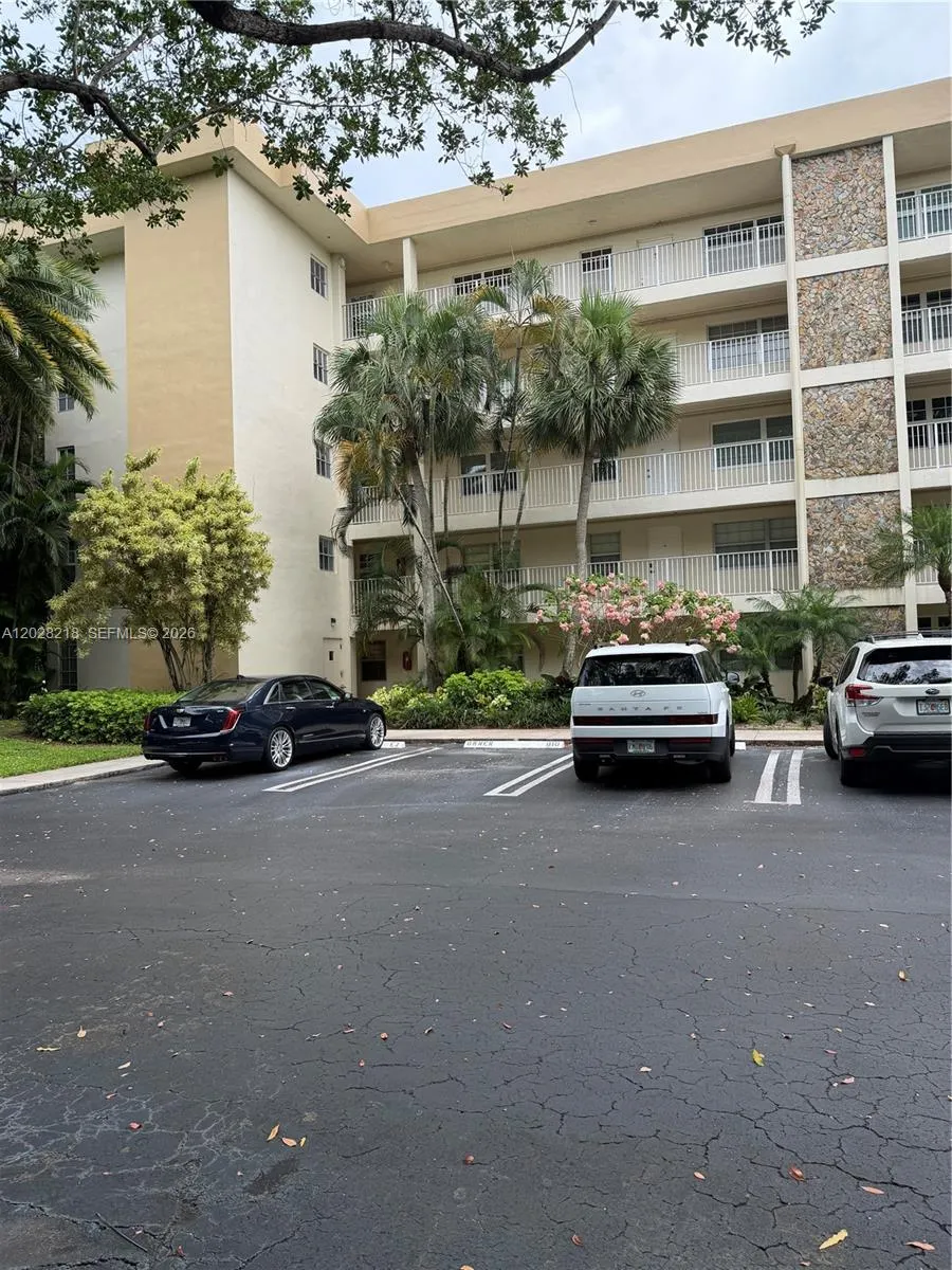 4000 Cypress Grove #110