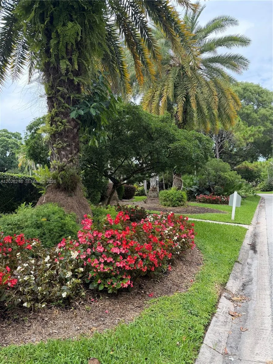 4000 Cypress Grove #110