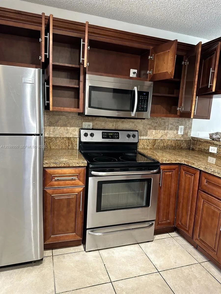 9953 NW Nob Hill Place #9953