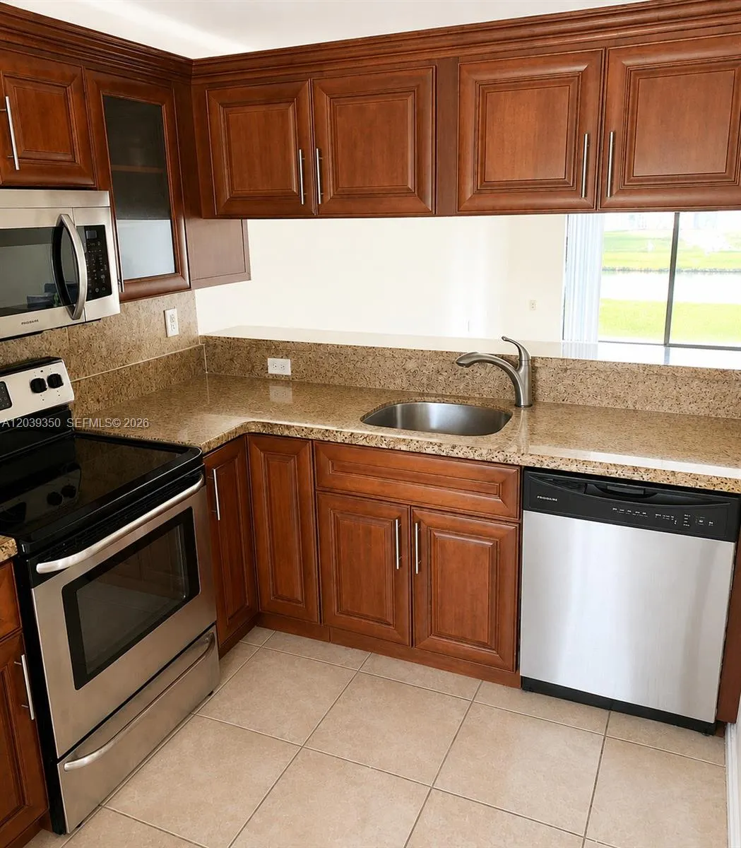 9953 NW Nob Hill Place #9953