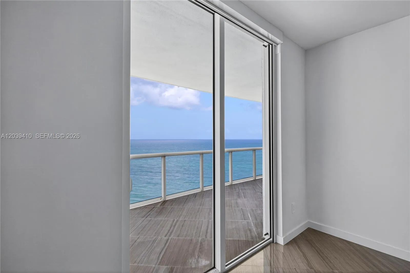 2711 S Ocean Drive #3102