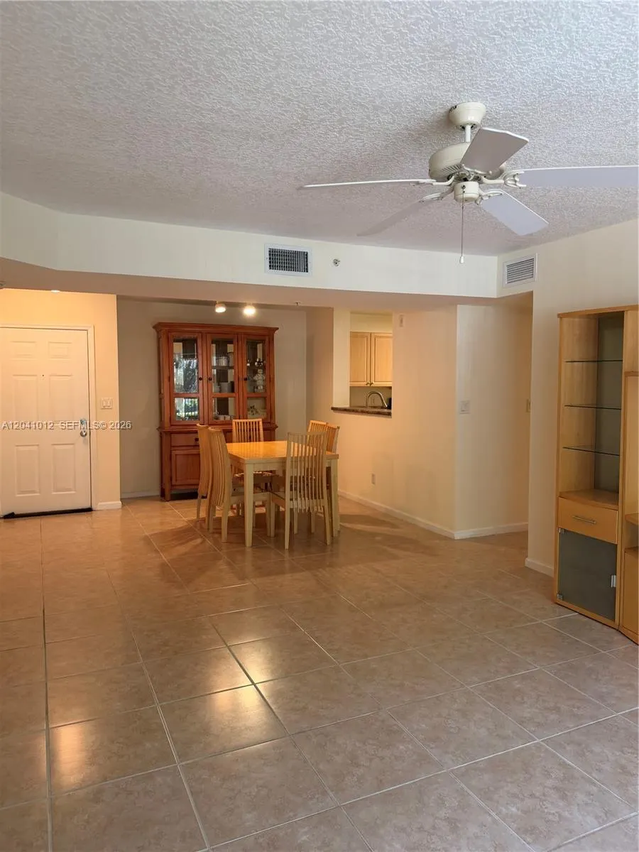 619 E Sheridan Street #105