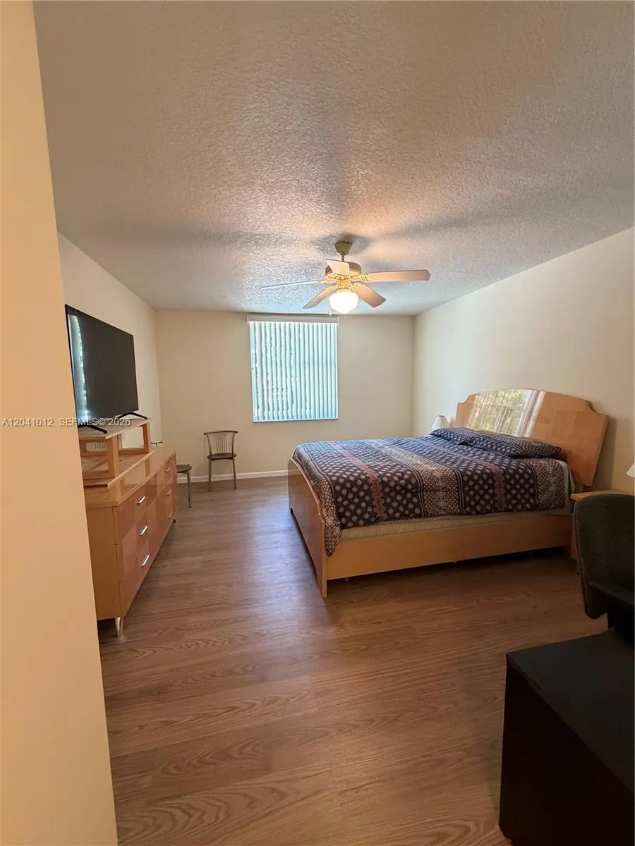 619 E Sheridan Street #105