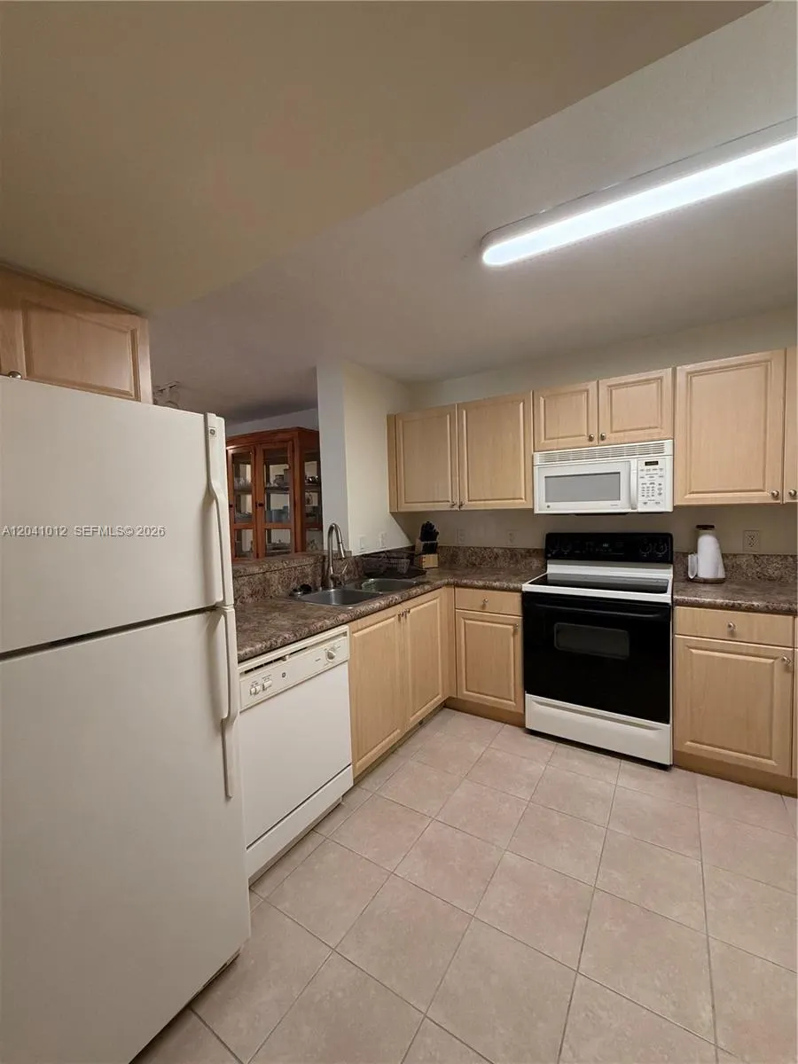 619 E Sheridan Street #105