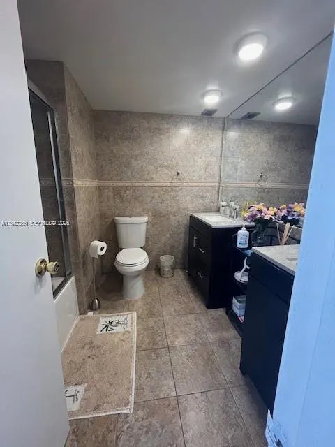 920 NE 199th Street #4S