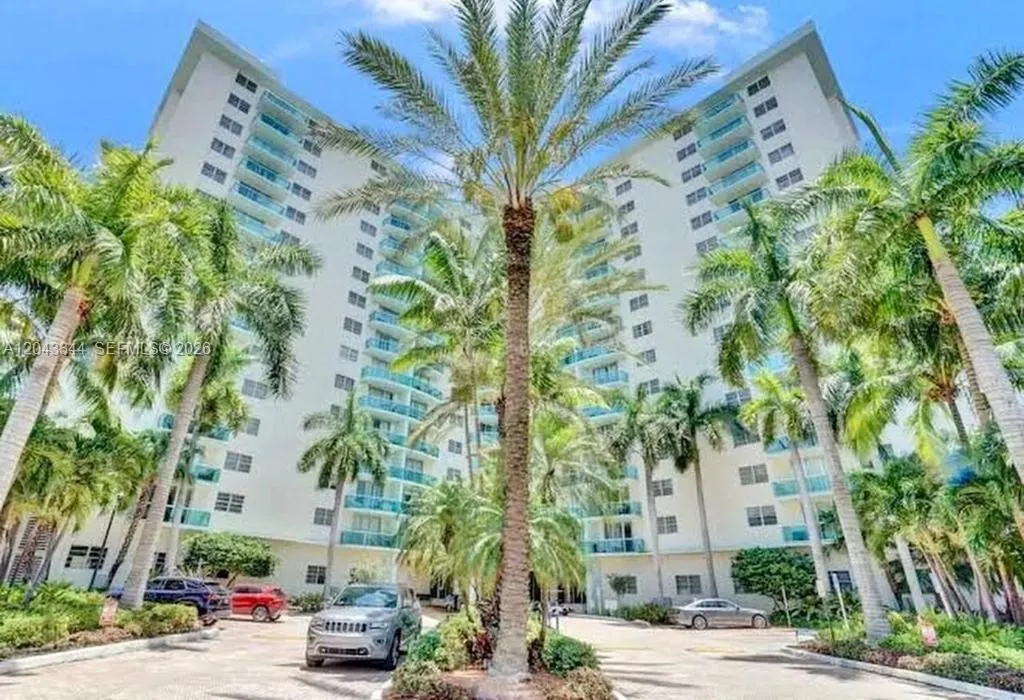3801 S Ocean Drive #11M