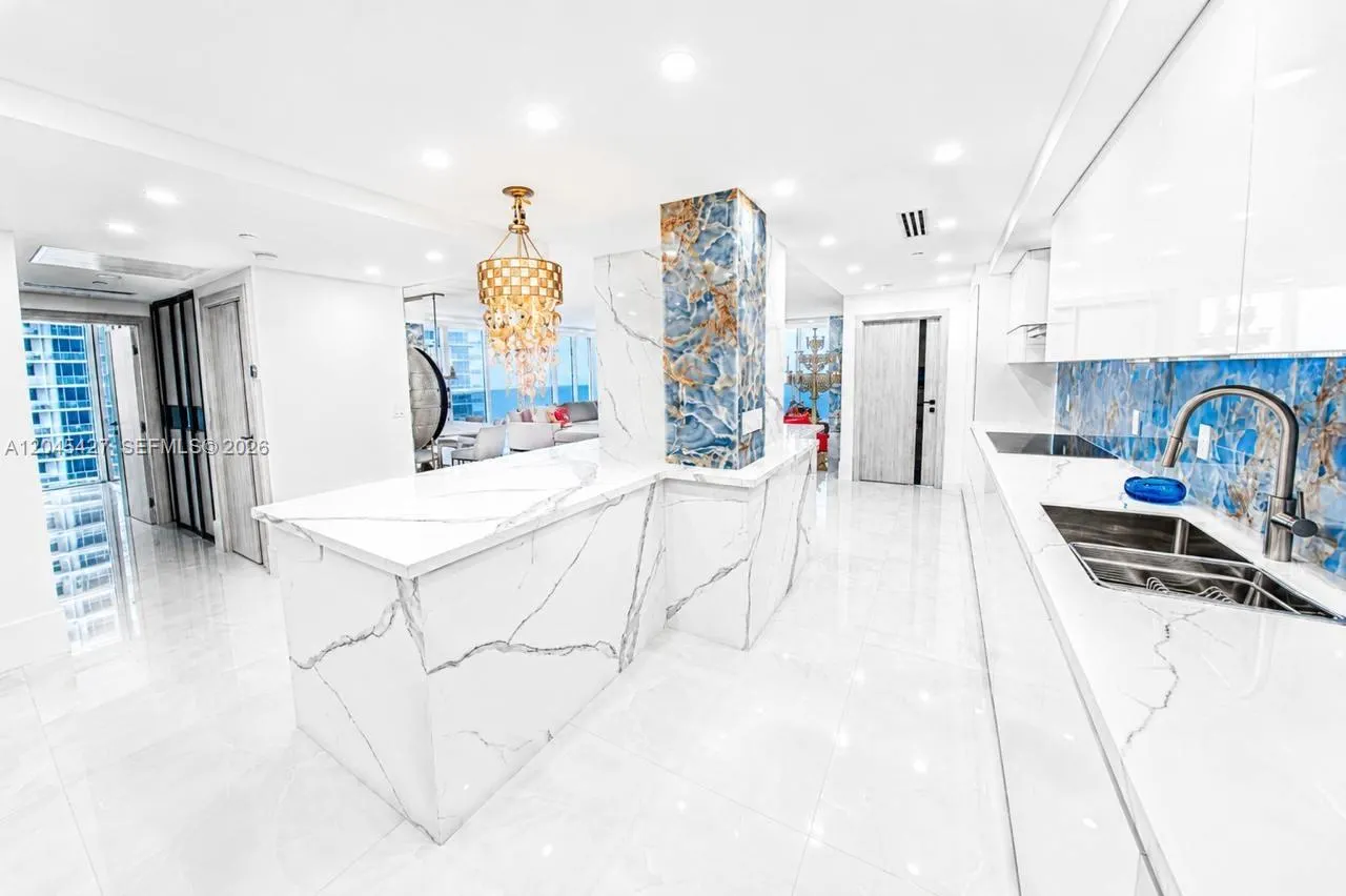 1800 S Ocean Drive #3601