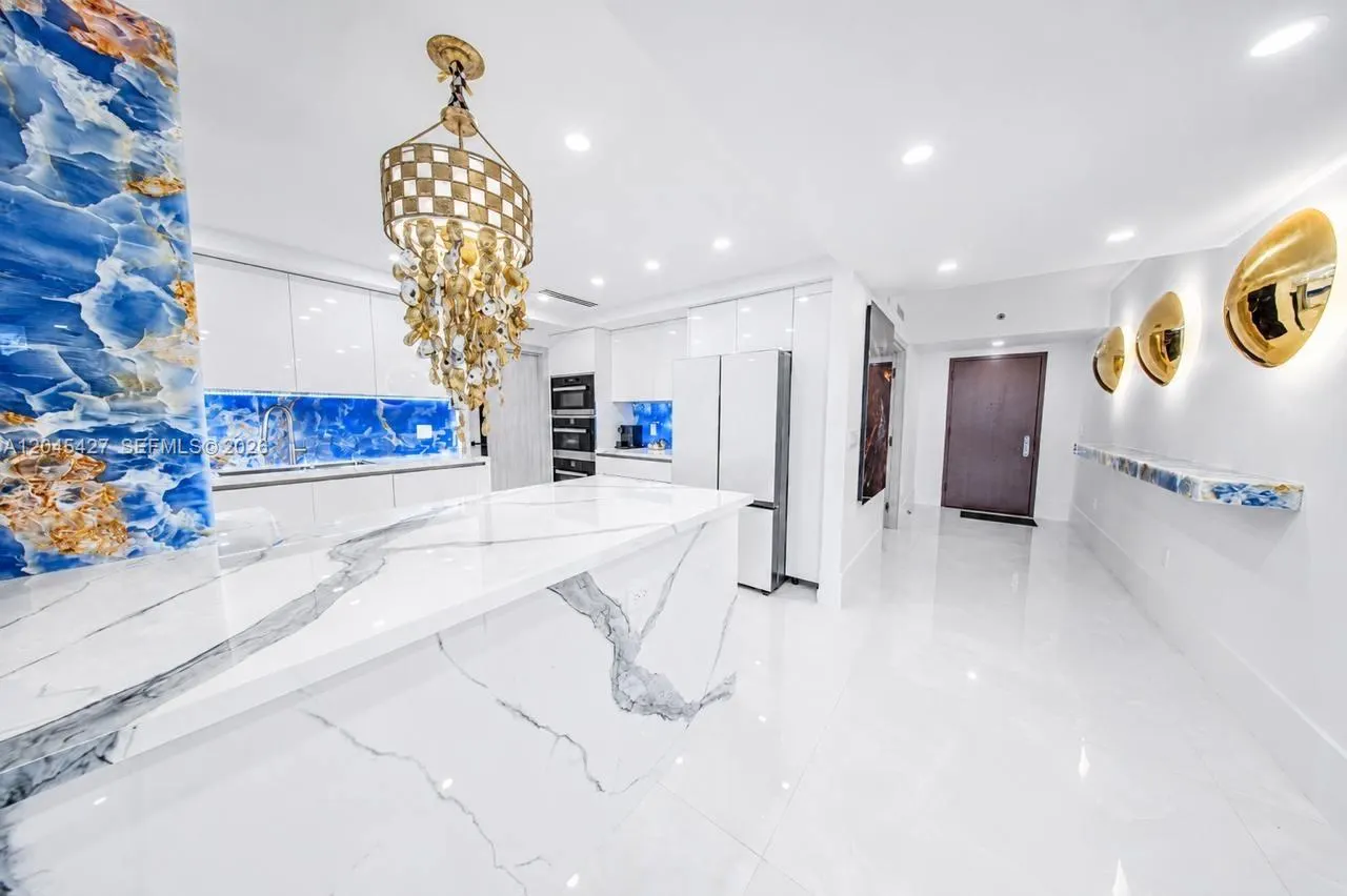 1800 S Ocean Drive #3601