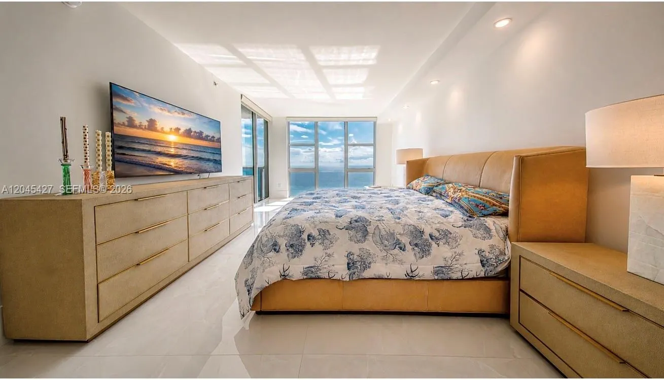 1800 S Ocean Drive #3601