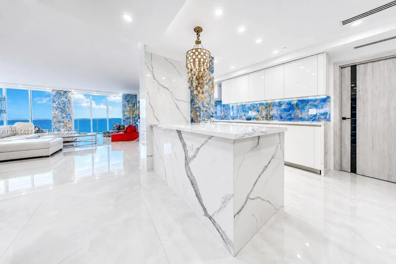 1800 S Ocean Drive #3601