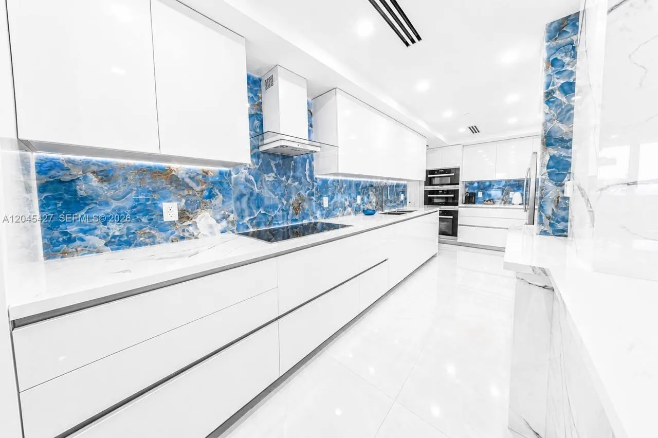 1800 S Ocean Drive #3601