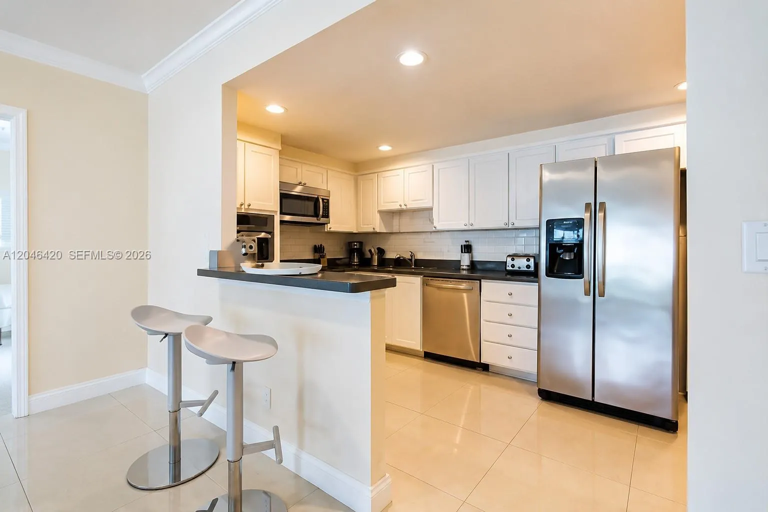 19370 Collins Avenue #716