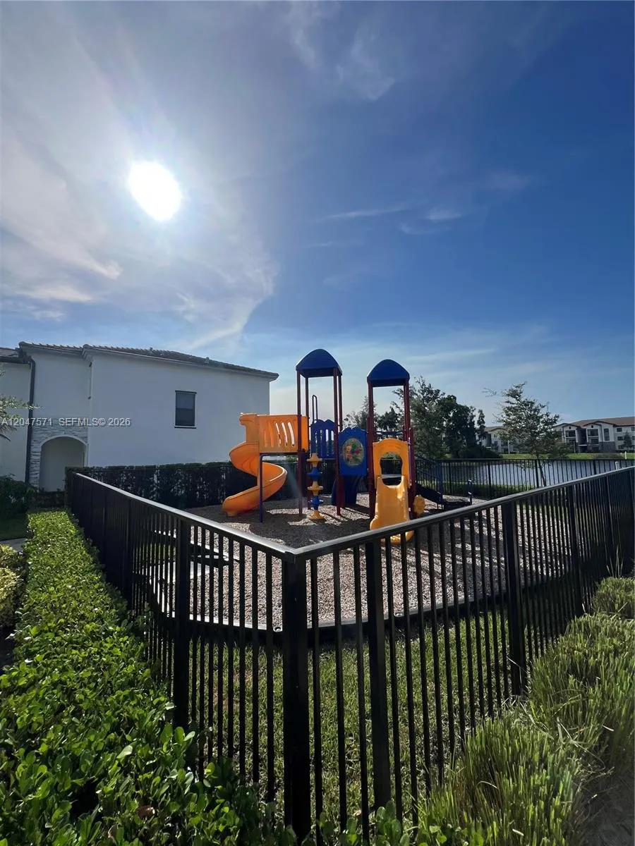 20368 NW 4th Path