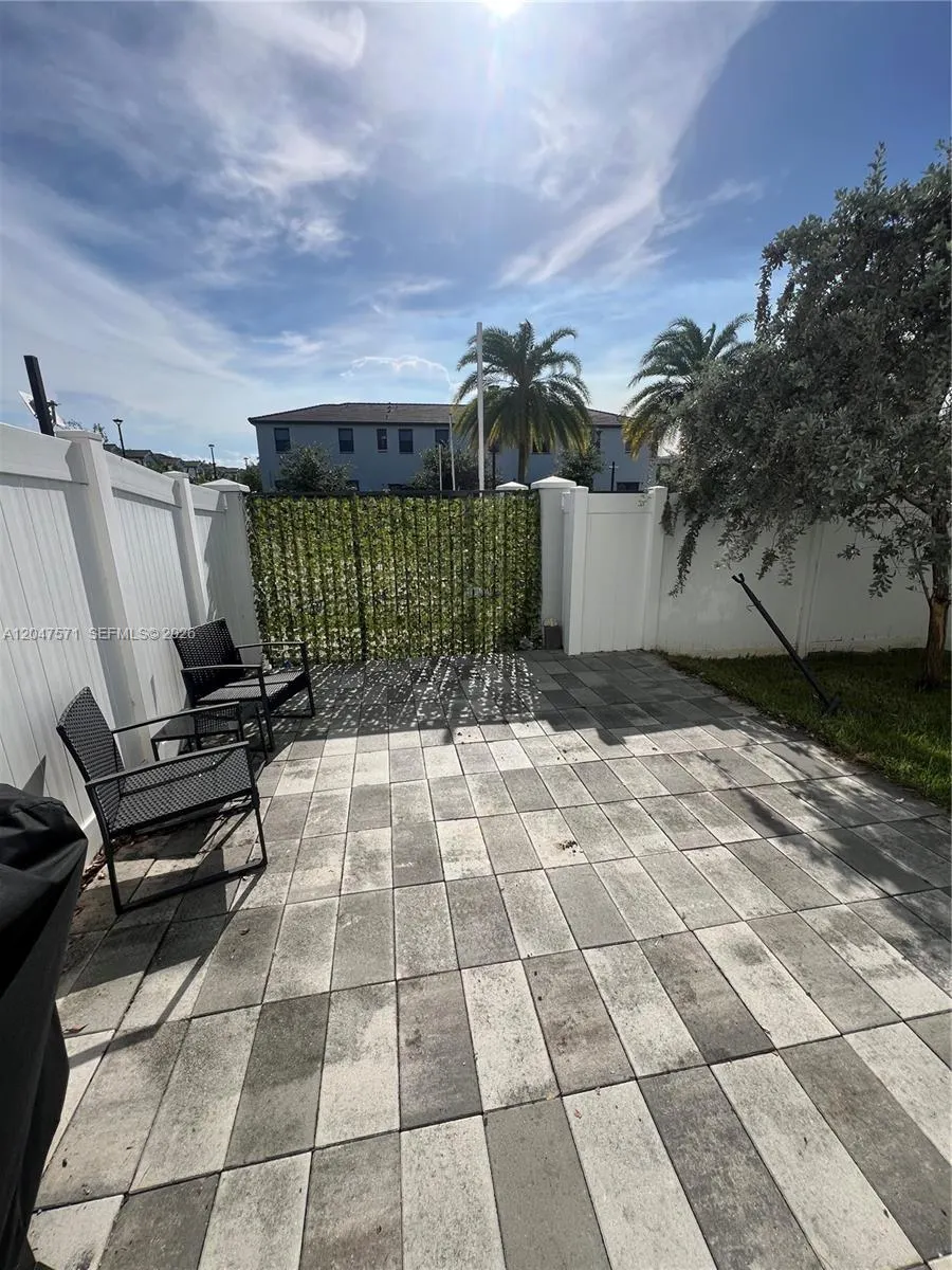 20368 NW 4th Path