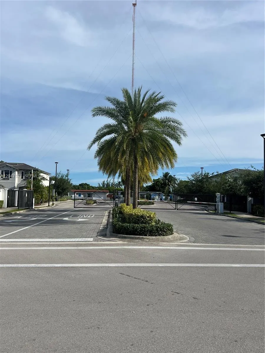 20368 NW 4th Path